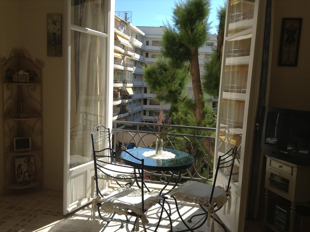 Cannes, Croisette, Palais Miramar Camera foto