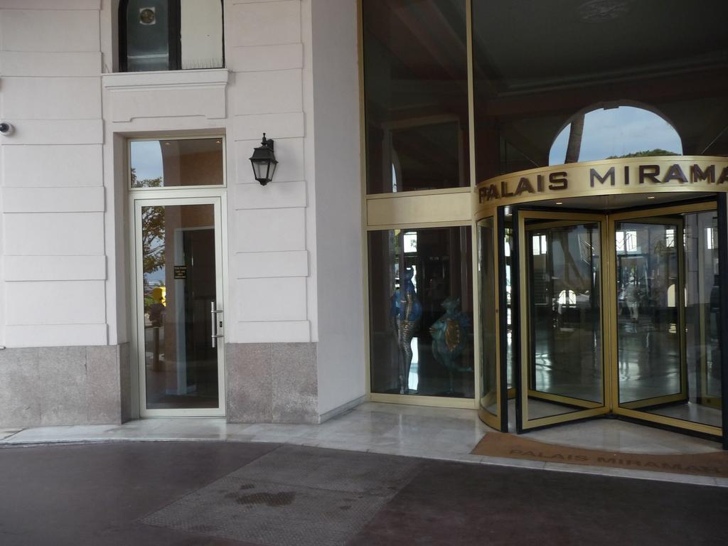 Cannes, Croisette, Palais Miramar Esterno foto