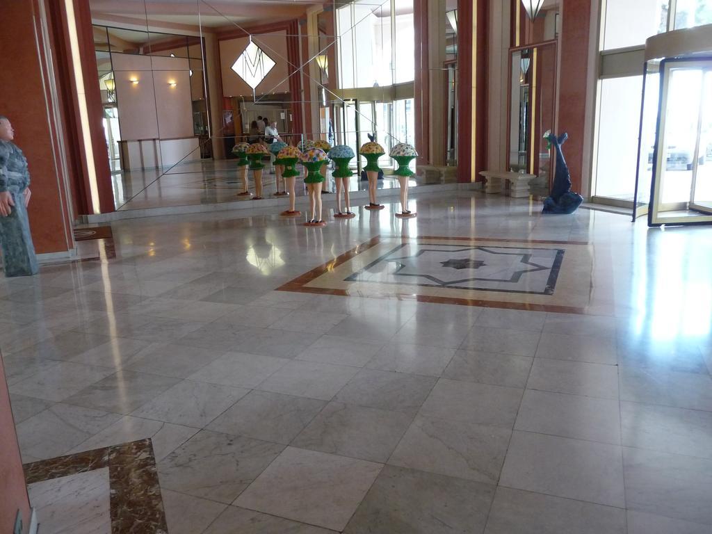 Cannes, Croisette, Palais Miramar Esterno foto